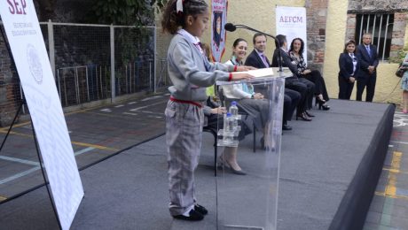 «Uniforme Neutro» esta dirigido a las Niñas
